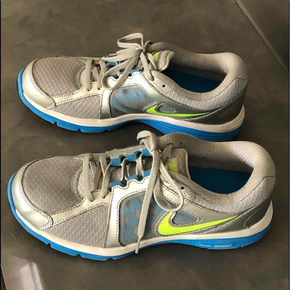 Nike Shoes - Nike athletic shoes